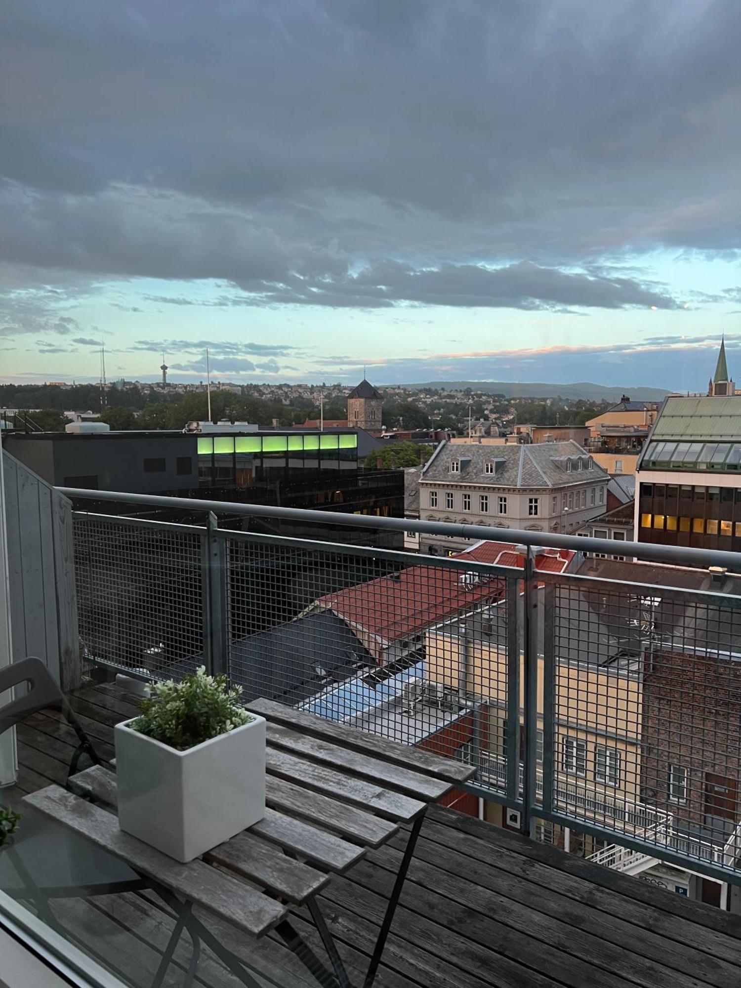 Penthouse In Trondheim City Centre Apartment Exterior photo